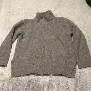 Abercrombie & Fitch Sweater